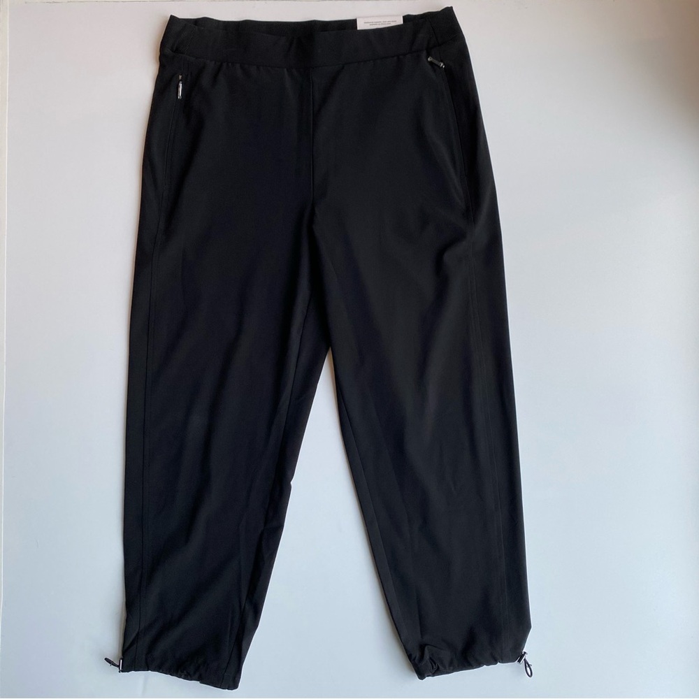 Chico's Zenergy Black UPF Neema Bungee-Hem Cropped Pants